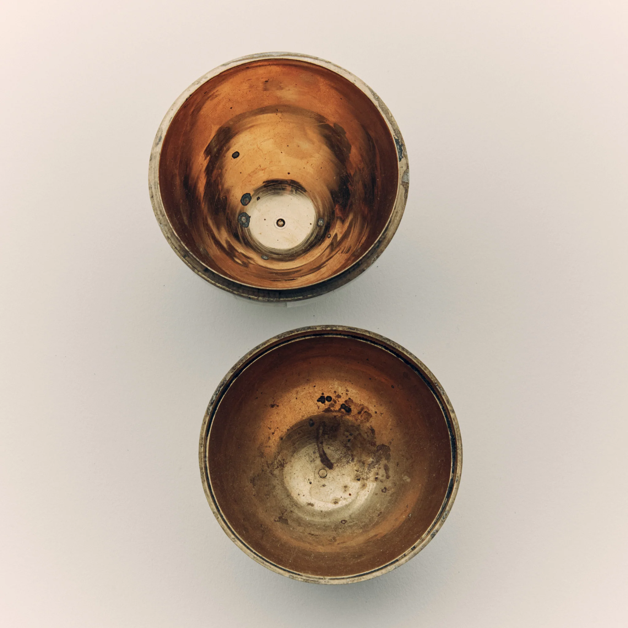 Vintage Brass Mother-of-Pearl Egg Trinket Box - Image 3